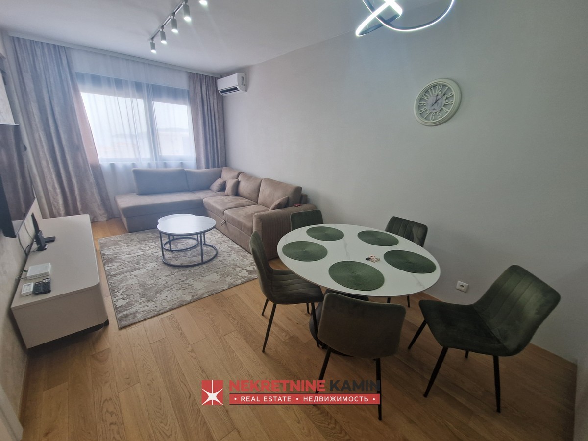 Two-Bedroom Apartment in a New Building with Garage and Sea View, Bečići
